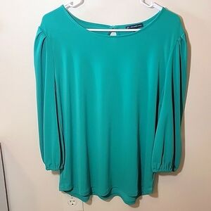 Adrianna Papell, Beautiful green blouse!